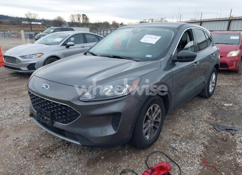 Photo 2 of 2022 Ford Escape SE (VIN 1FMCU0G65NUB32467)