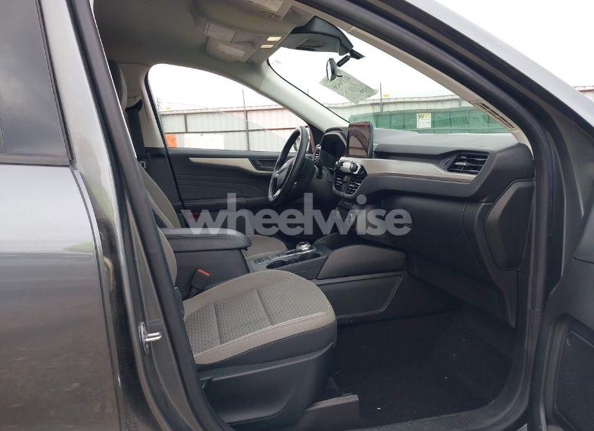 Photo 5 of 2022 Ford Escape SE (VIN 1FMCU0G65NUB32467)