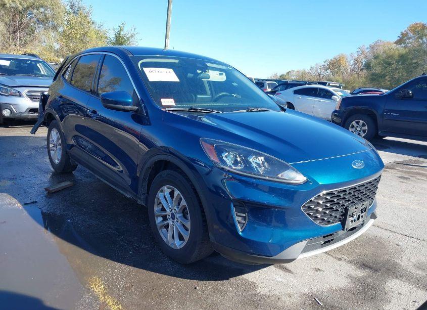 2020 Ford Escape SE (VIN 1FMCU0G66LUB41305) main photo