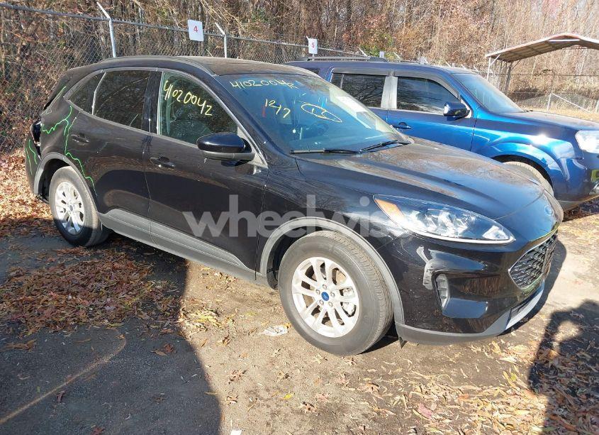 2020 Ford Escape SE (VIN 1FMCU0G66LUB62414) main photo