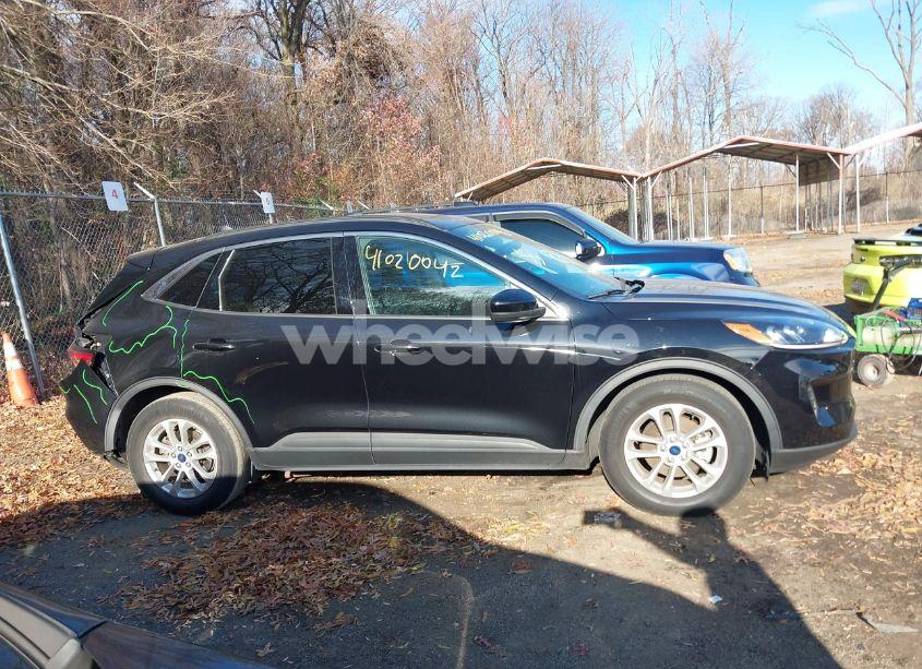 Photo 13 of 2020 Ford Escape SE (VIN 1FMCU0G66LUB62414)