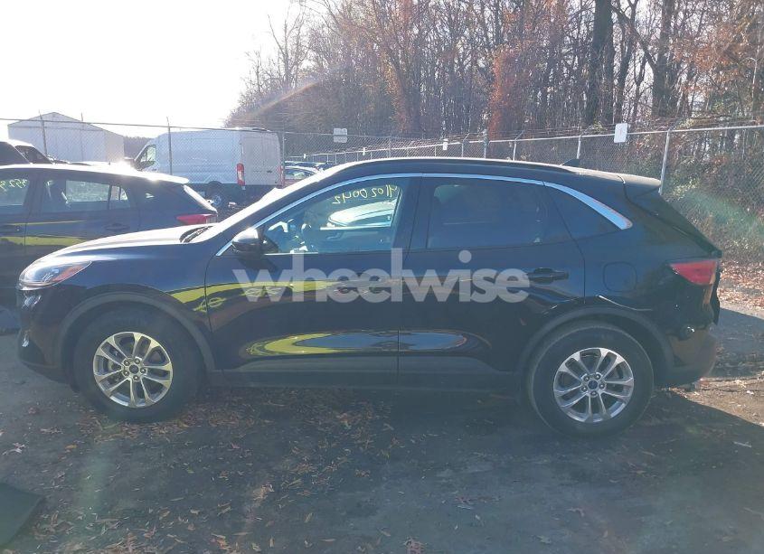 Photo 14 of 2020 Ford Escape SE (VIN 1FMCU0G66LUB62414)