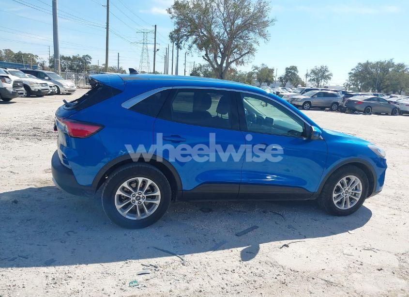 Photo 13 of 2020 Ford Escape SE (VIN 1FMCU0G66LUC53649)