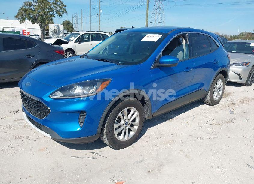 Photo 2 of 2020 Ford Escape SE (VIN 1FMCU0G66LUC53649)