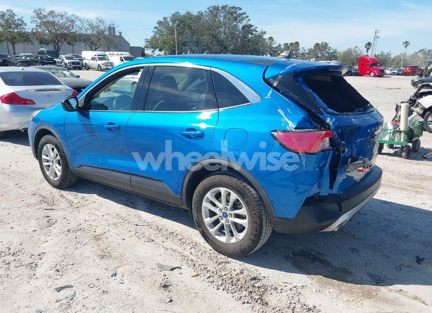 Photo 3 of 2020 Ford Escape SE (VIN 1FMCU0G66LUC53649)