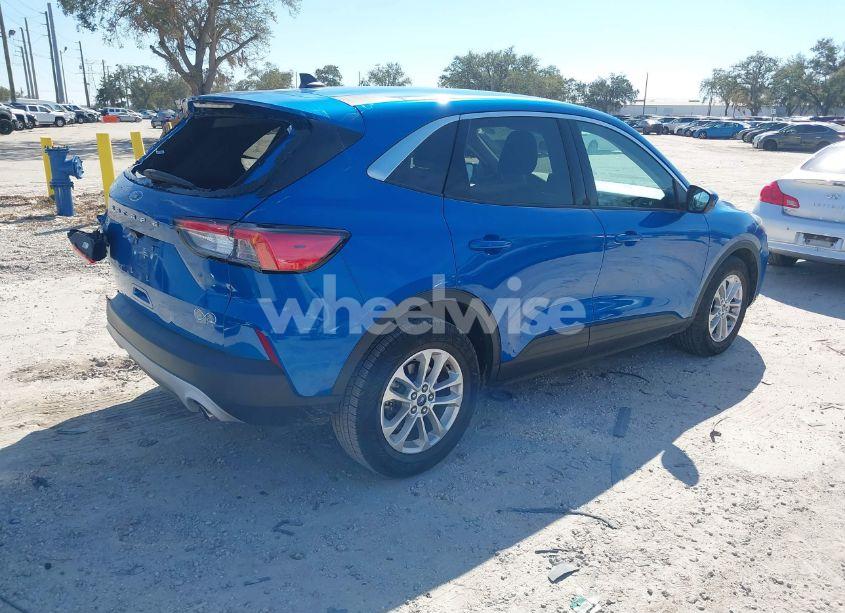 Photo 4 of 2020 Ford Escape SE (VIN 1FMCU0G66LUC53649)