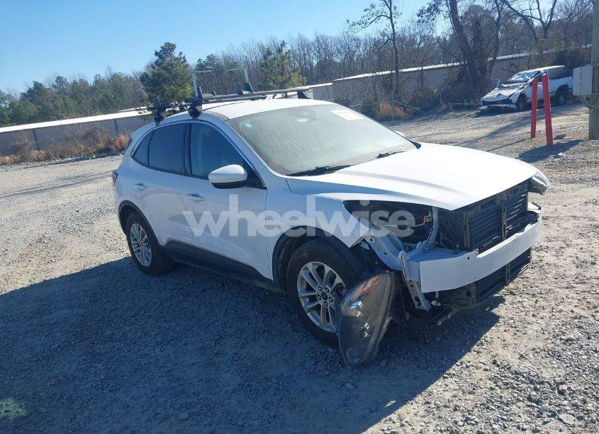 2020 Ford Escape SE (VIN 1FMCU0G66LUC61122) main photo