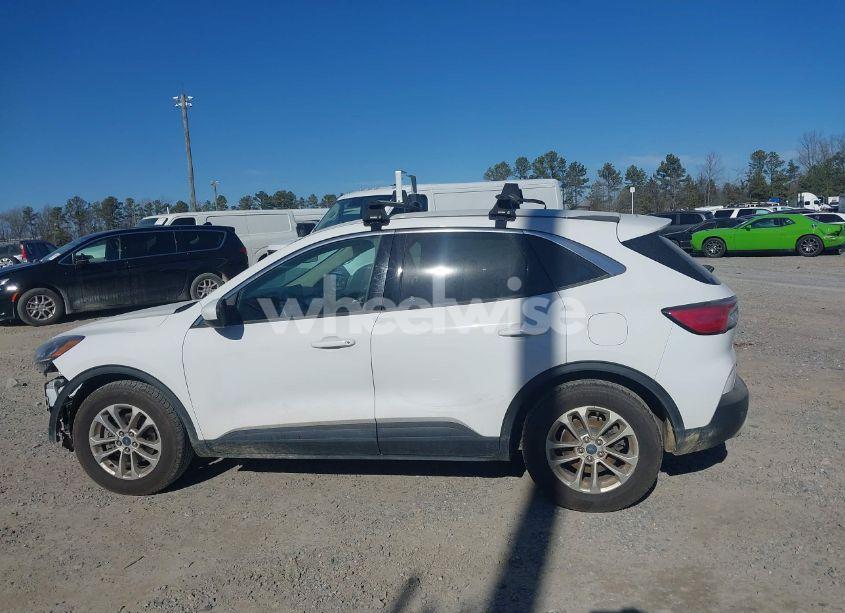 Photo 14 of 2020 Ford Escape SE (VIN 1FMCU0G66LUC61122)