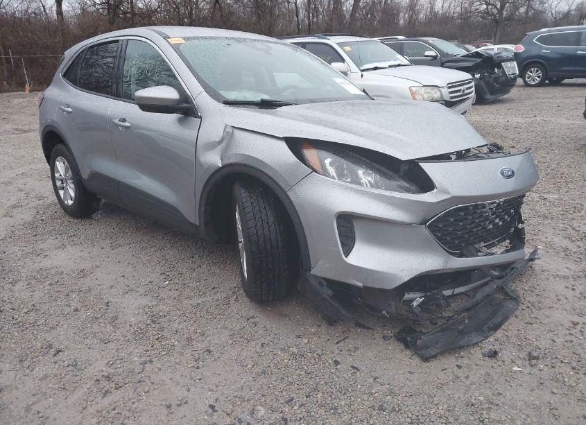 2021 Ford Escape SE (VIN 1FMCU0G66MUA05581) main photo