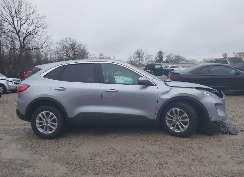 Photo 14 of 2021 Ford Escape SE (VIN 1FMCU0G66MUA05581)