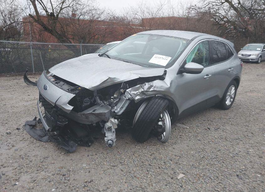 Photo 2 of 2021 Ford Escape SE (VIN 1FMCU0G66MUA05581)