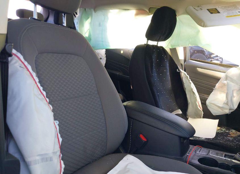 Photo 5 of 2021 Ford Escape SE (VIN 1FMCU0G66MUA32117)