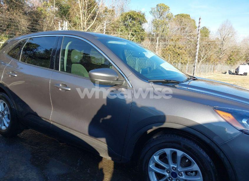 Photo 13 of 2021 Ford Escape SE (VIN 1FMCU0G66MUA49290)