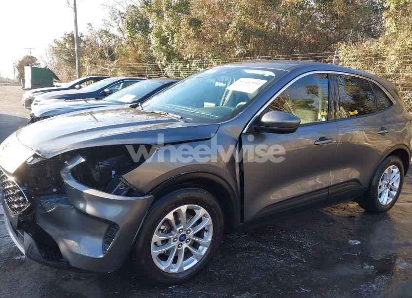 Photo 14 of 2021 Ford Escape SE (VIN 1FMCU0G66MUA49290)