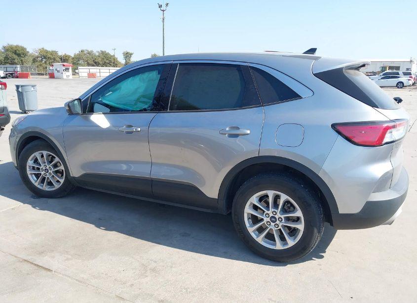 Photo 14 of 2021 Ford Escape SE (VIN 1FMCU0G66MUA58460)