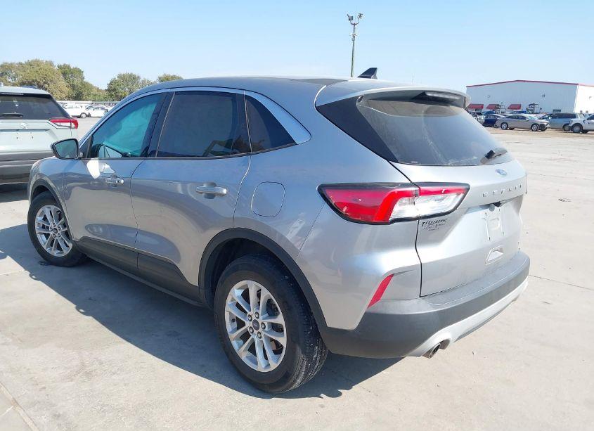 Photo 3 of 2021 Ford Escape SE (VIN 1FMCU0G66MUA58460)