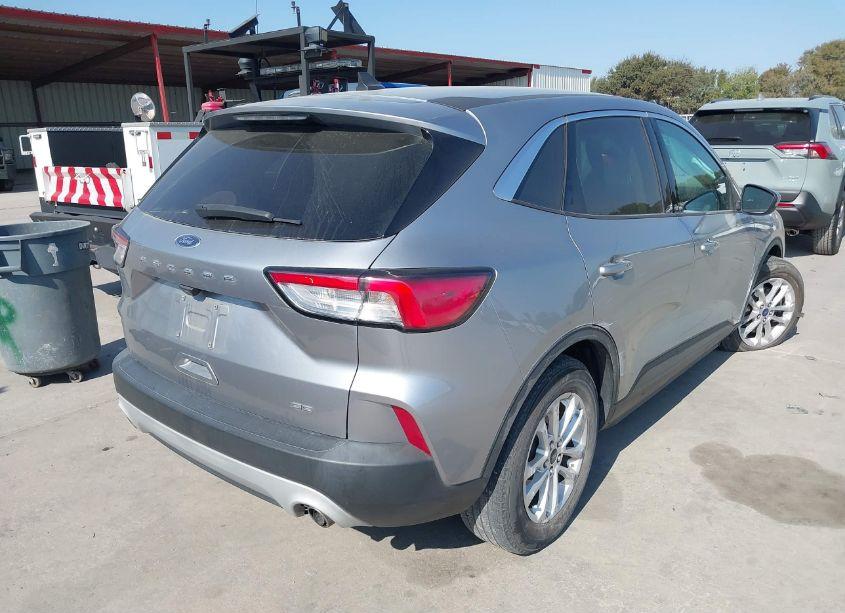 Photo 4 of 2021 Ford Escape SE (VIN 1FMCU0G66MUA58460)