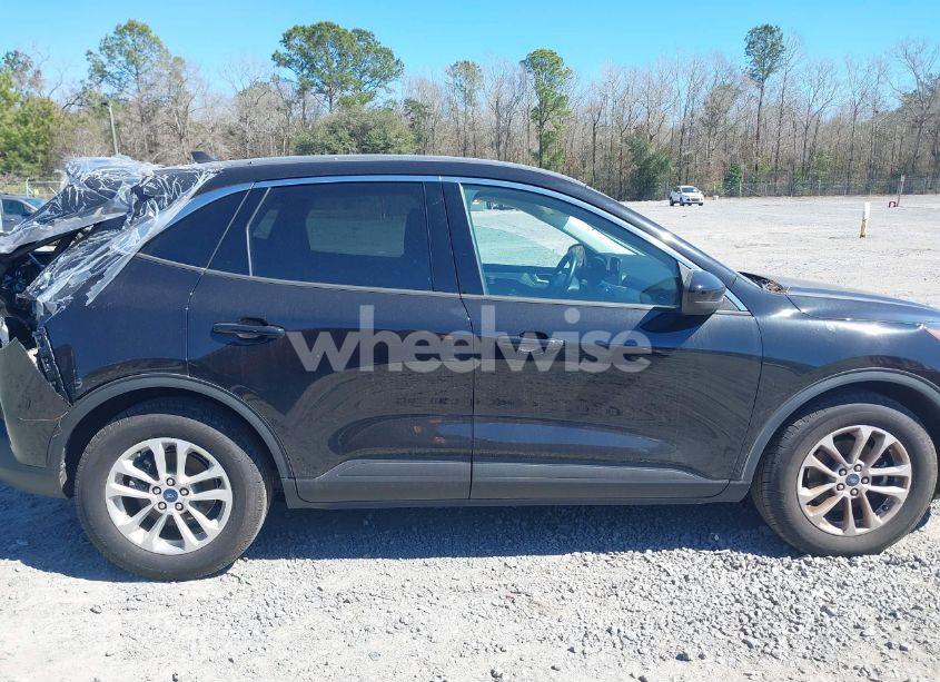Photo 13 of 2021 Ford Escape SE (VIN 1FMCU0G66MUA78319)