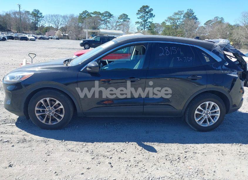 Photo 14 of 2021 Ford Escape SE (VIN 1FMCU0G66MUA78319)