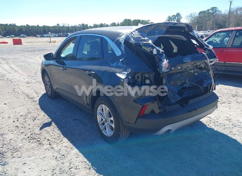 Photo 3 of 2021 Ford Escape SE (VIN 1FMCU0G66MUA78319)