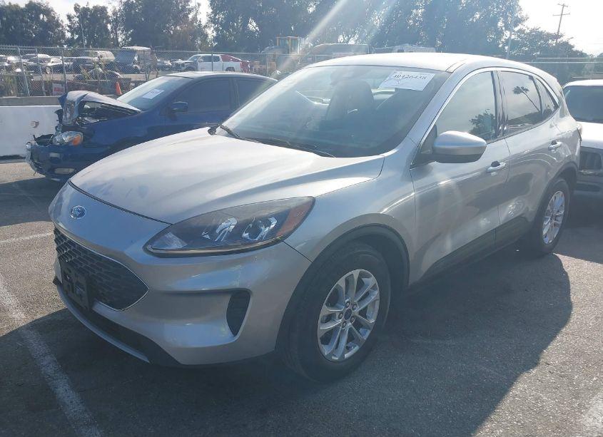 Photo 2 of 2021 Ford Escape SE (VIN 1FMCU0G66MUA97727)