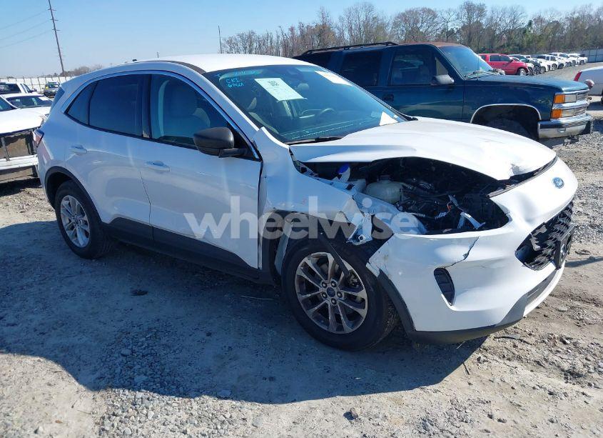 2022 Ford Escape SE (VIN 1FMCU0G66NUA68195) main photo