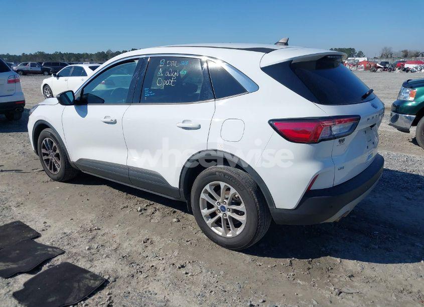 Photo 3 of 2022 Ford Escape SE (VIN 1FMCU0G66NUA68195)