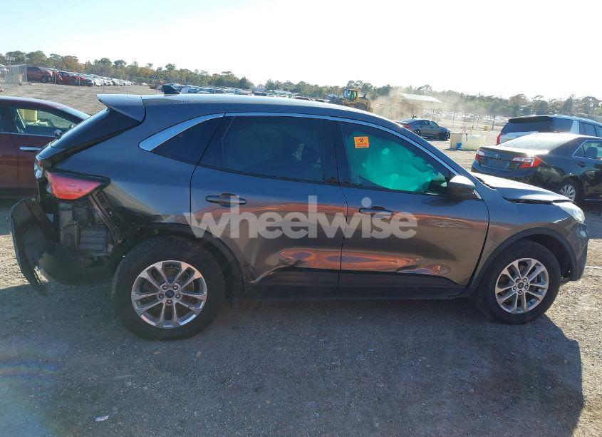 Photo 13 of 2022 Ford Escape SE (VIN 1FMCU0G66NUA86681)