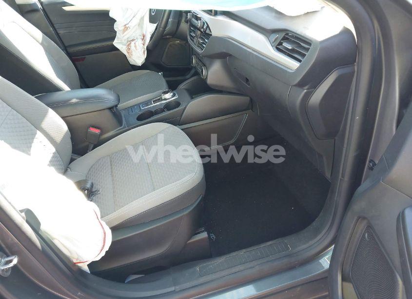 Photo 5 of 2022 Ford Escape SE (VIN 1FMCU0G66NUA86681)