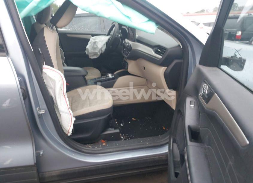 Photo 5 of 2022 Ford Escape SE (VIN 1FMCU0G66NUA90987)