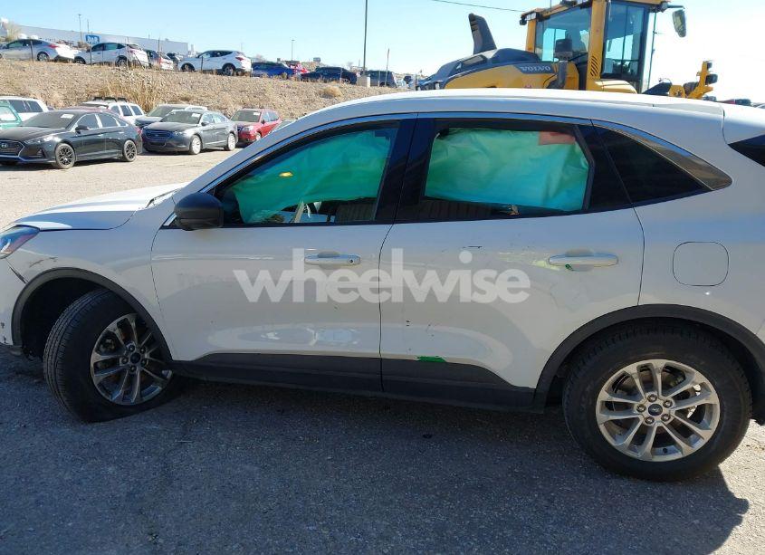 Photo 13 of 2022 Ford Escape SE (VIN 1FMCU0G66NUB00496)