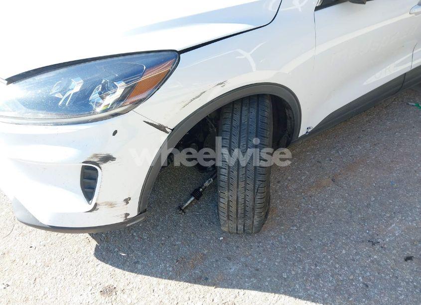 Photo 16 of 2022 Ford Escape SE (VIN 1FMCU0G66NUB00496)
