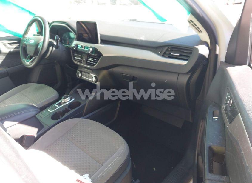 Photo 5 of 2022 Ford Escape SE (VIN 1FMCU0G66NUB00496)