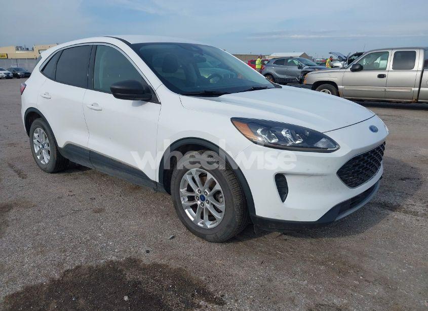 2022 Ford Escape SE (VIN 1FMCU0G66NUB01020) main photo