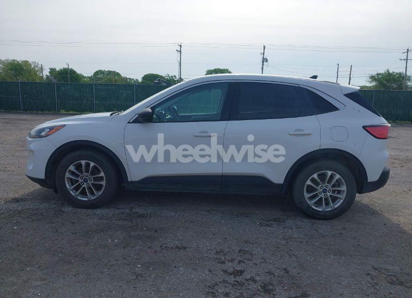 Photo 14 of 2022 Ford Escape SE (VIN 1FMCU0G66NUB01020)