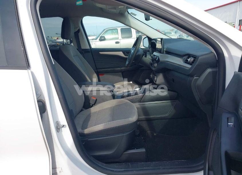 Photo 5 of 2022 Ford Escape SE (VIN 1FMCU0G66NUB01020)