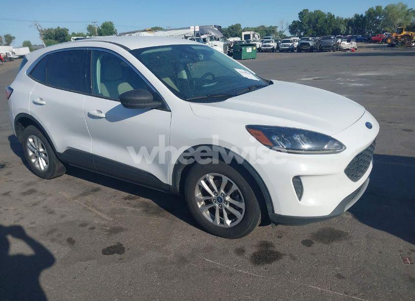 2022 Ford Escape SE (VIN 1FMCU0G66NUB30484) main photo