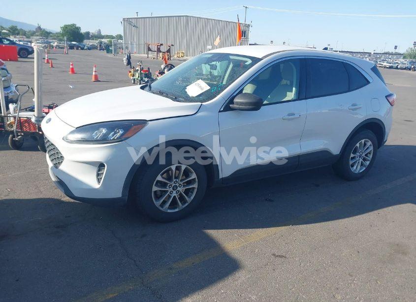 Photo 2 of 2022 Ford Escape SE (VIN 1FMCU0G66NUB30484)