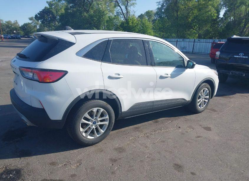 Photo 4 of 2022 Ford Escape SE (VIN 1FMCU0G66NUB30484)