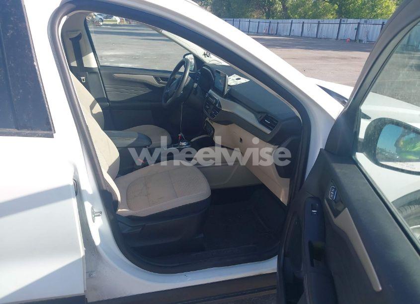 Photo 5 of 2022 Ford Escape SE (VIN 1FMCU0G66NUB30484)