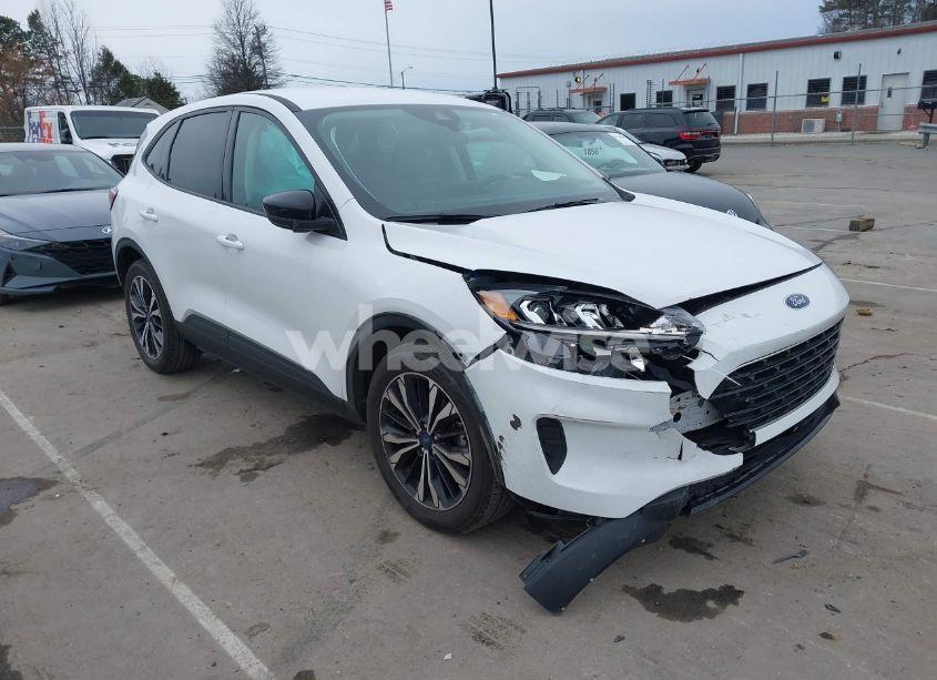 2022 Ford Escape SE (VIN 1FMCU0G66NUB34938) main photo