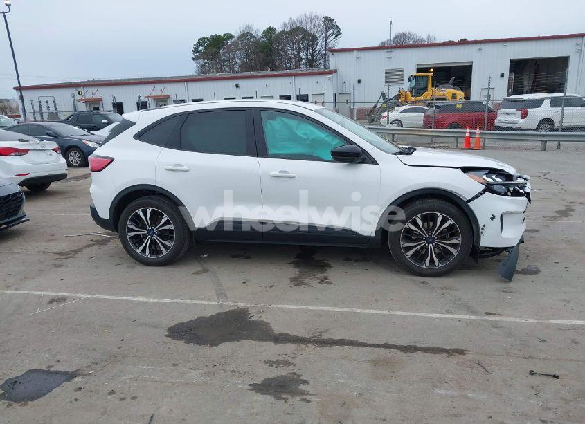 Photo 13 of 2022 Ford Escape SE (VIN 1FMCU0G66NUB34938)