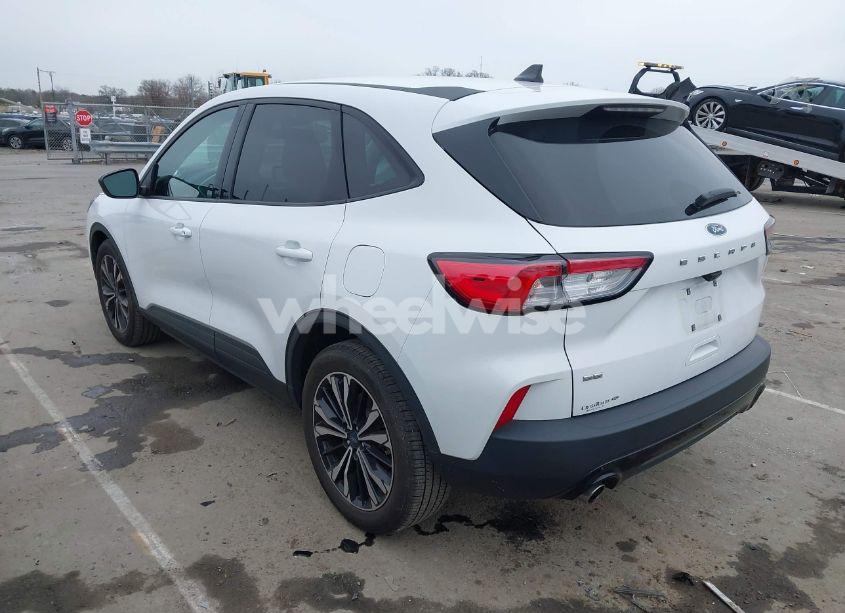 Photo 3 of 2022 Ford Escape SE (VIN 1FMCU0G66NUB34938)