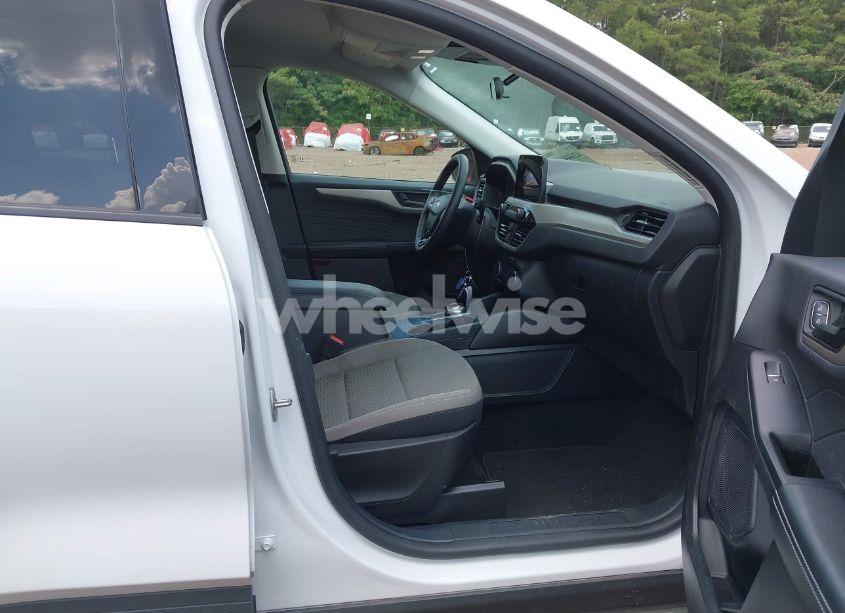 Photo 5 of 2022 Ford Escape SE (VIN 1FMCU0G66NUB82519)