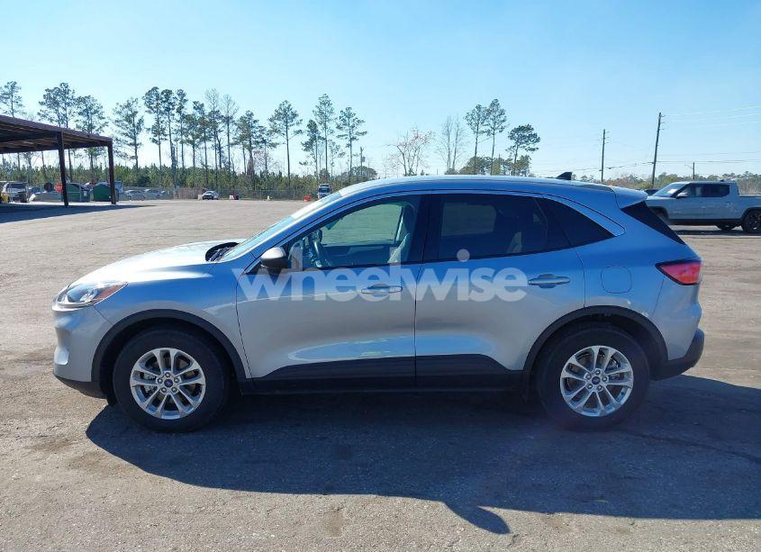 Photo 15 of 2022 Ford Escape SE (VIN 1FMCU0G66NUB83153)