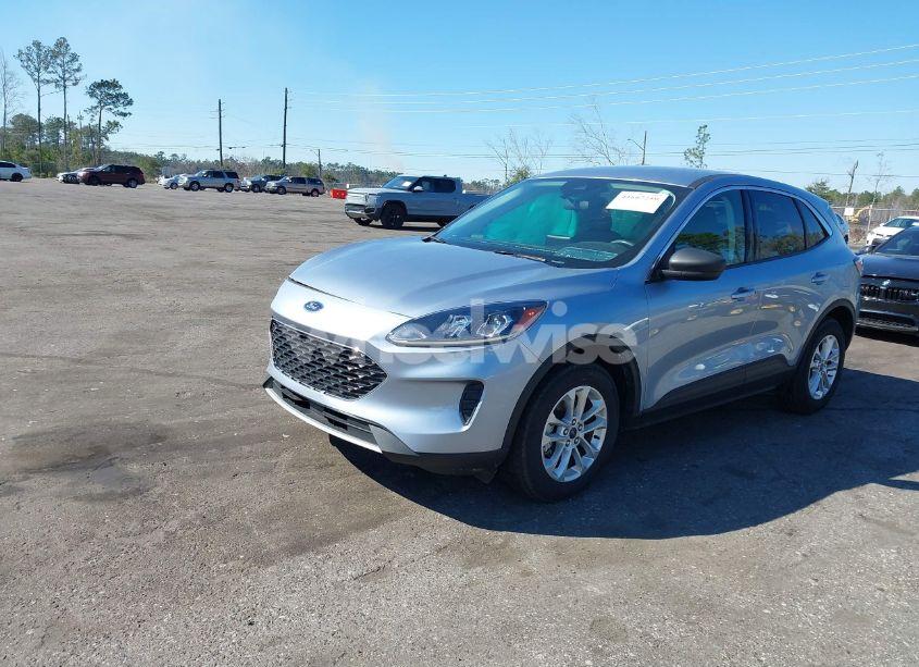 Photo 2 of 2022 Ford Escape SE (VIN 1FMCU0G66NUB83153)