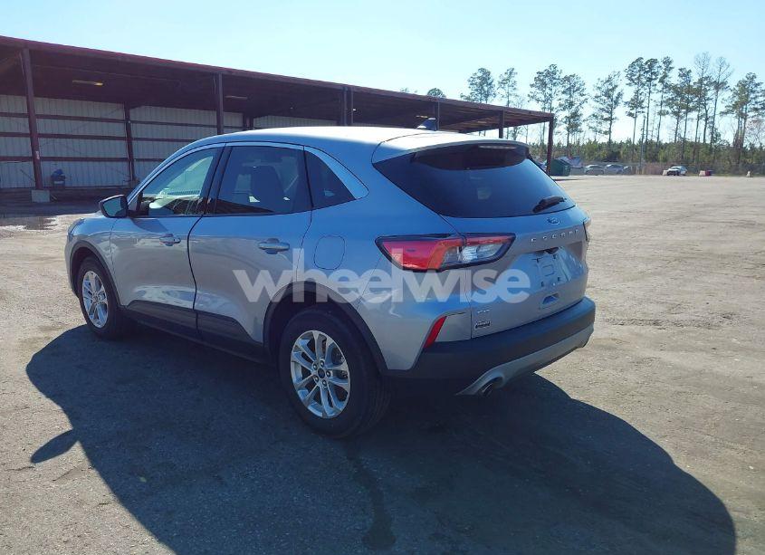 Photo 3 of 2022 Ford Escape SE (VIN 1FMCU0G66NUB83153)