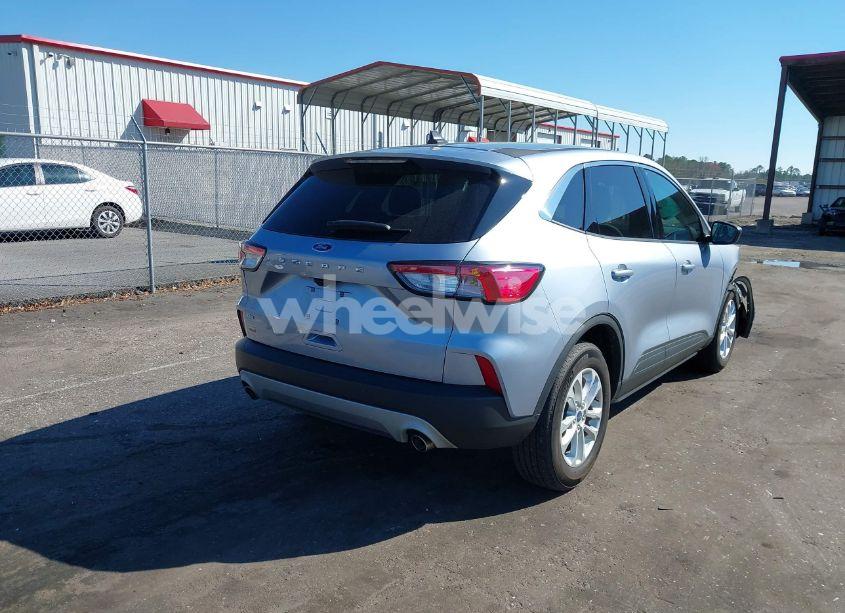 Photo 4 of 2022 Ford Escape SE (VIN 1FMCU0G66NUB83153)