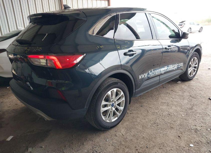 Photo 4 of 2022 Ford Escape SE (VIN 1FMCU0G66NUC00923)
