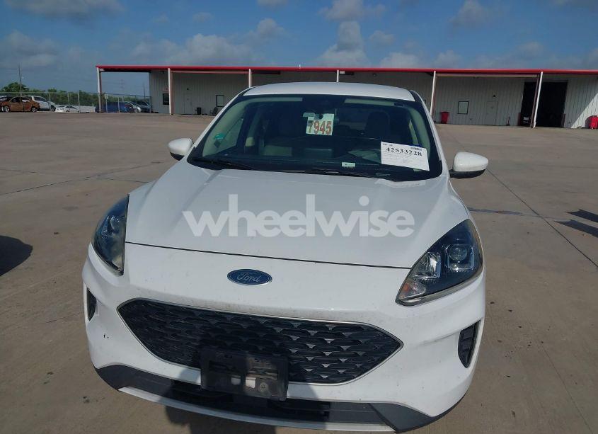 Photo 6 of 2020 Ford Escape SE (VIN 1FMCU0G67LUA10190)